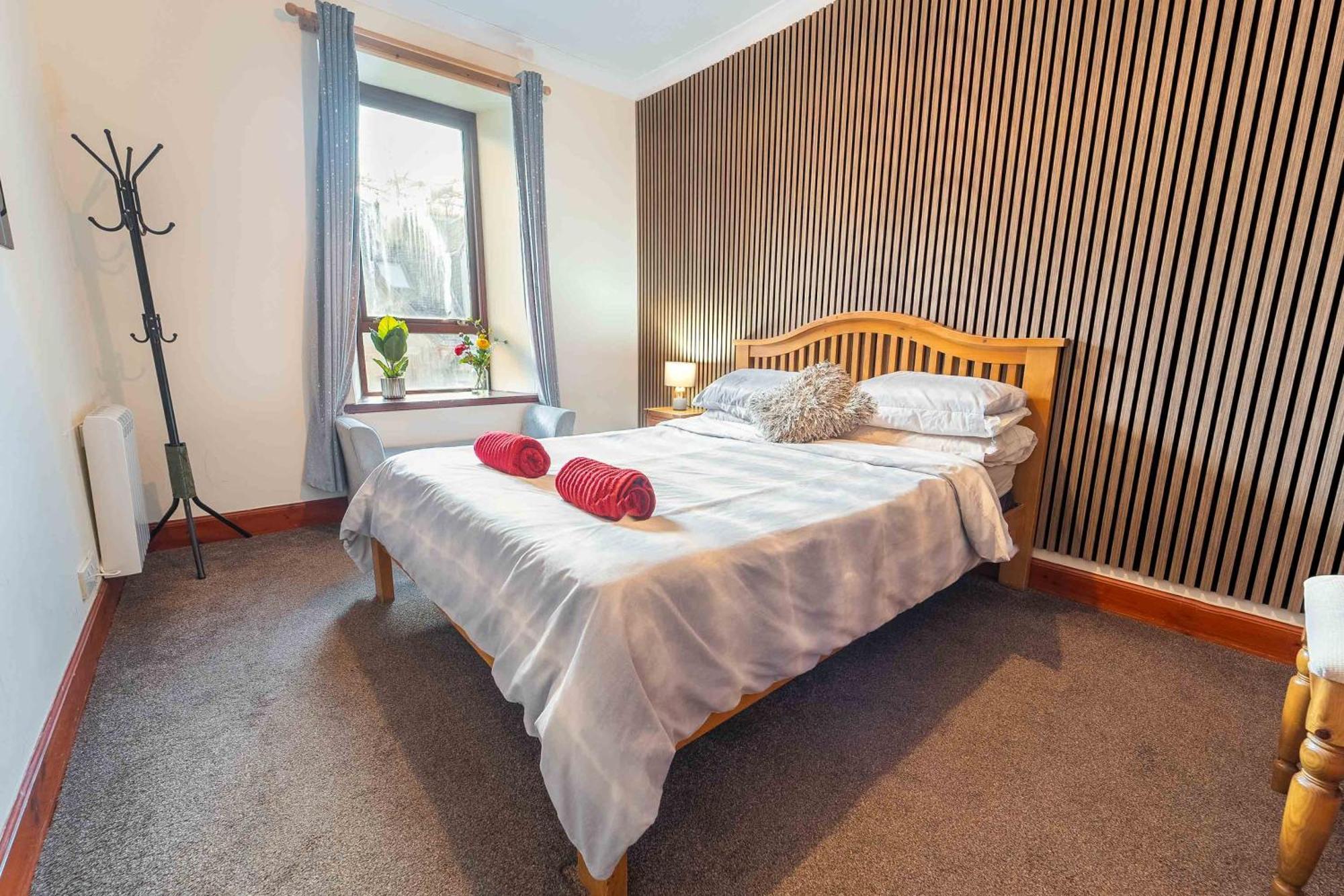 Prime Location Rooms In High Street Fort William Buitenkant foto