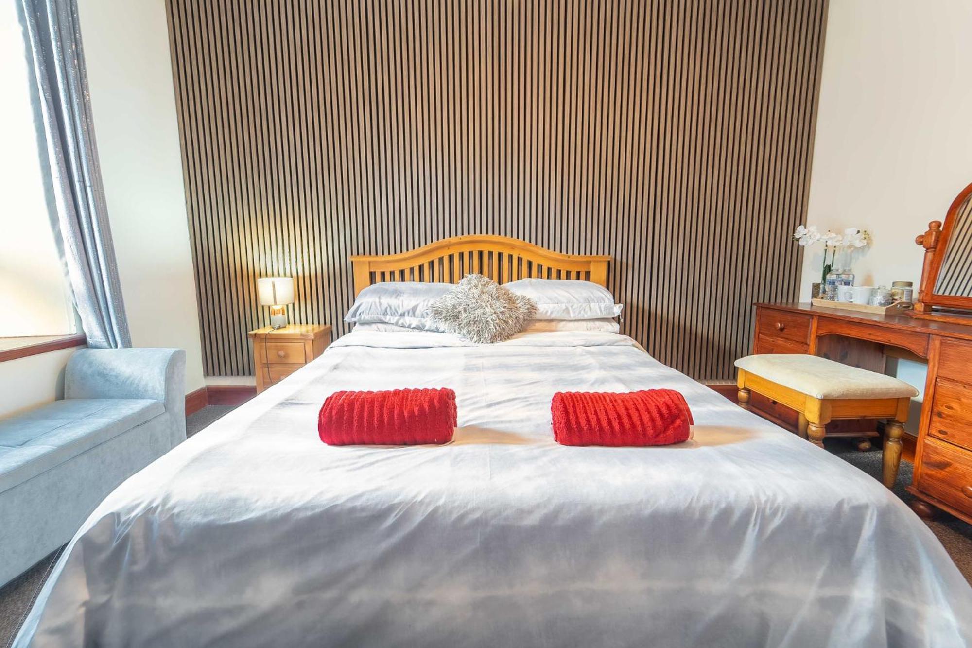 Prime Location Rooms In High Street Fort William Buitenkant foto