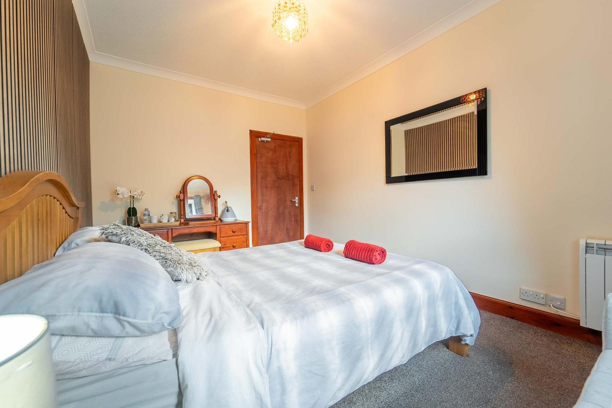Prime Location Rooms In High Street Fort William Buitenkant foto