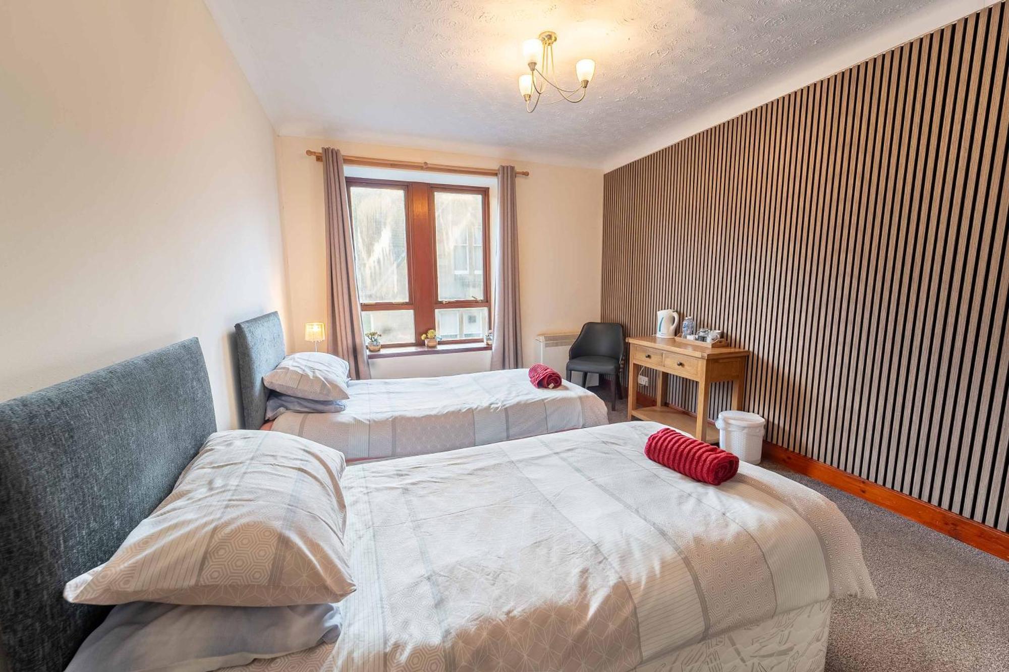 Prime Location Rooms In High Street Fort William Buitenkant foto