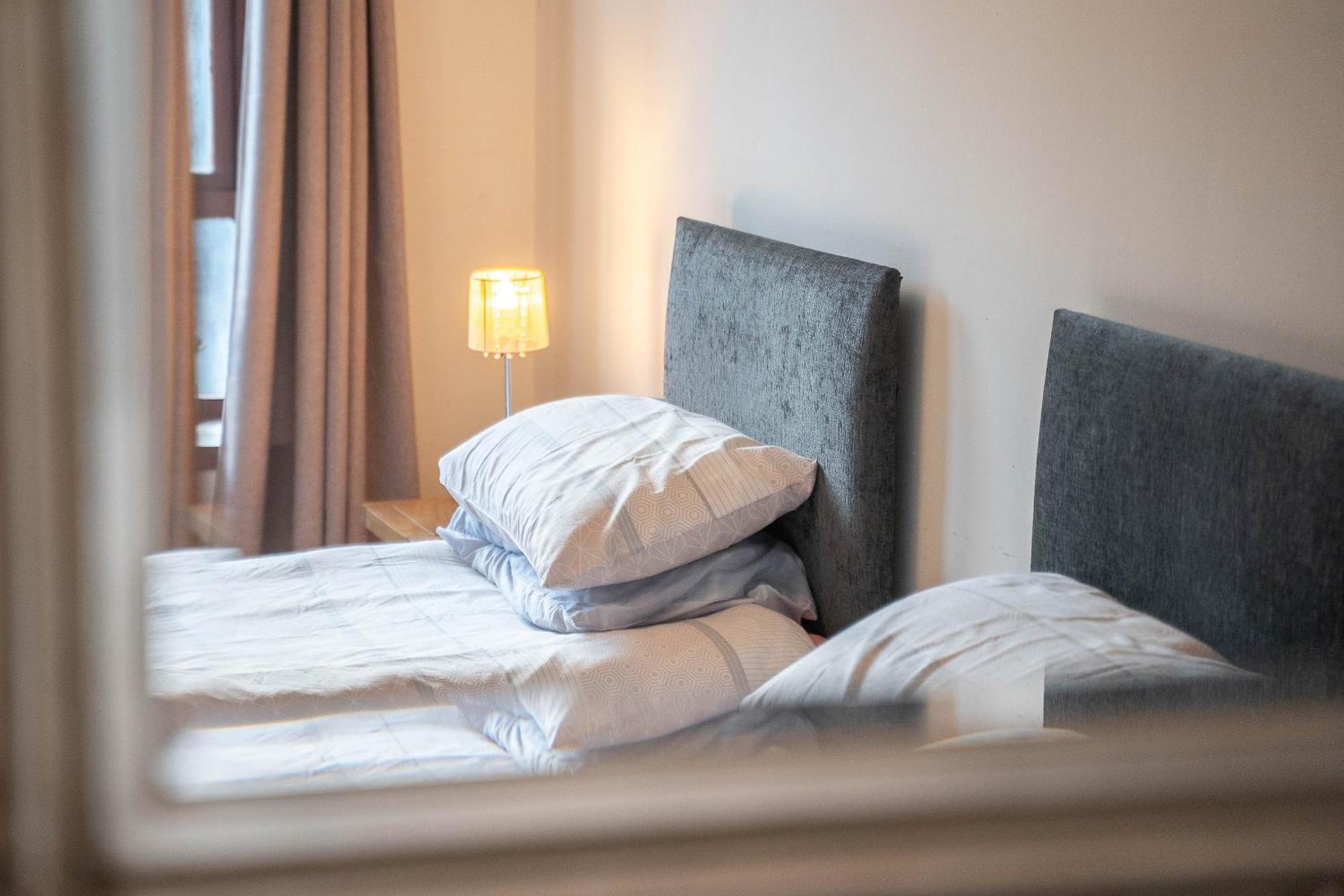 Prime Location Rooms In High Street Fort William Buitenkant foto